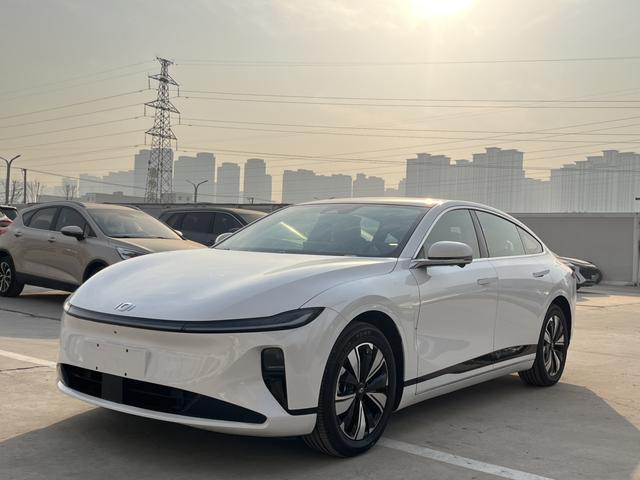 Changan Qiyuan A07 - фото 0