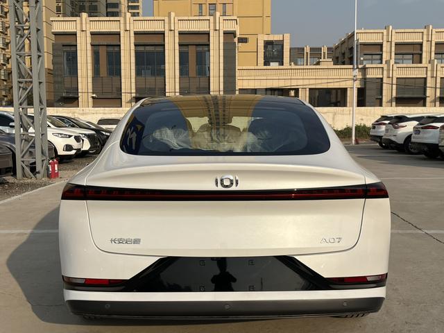 Changan Qiyuan A07 - фото 4