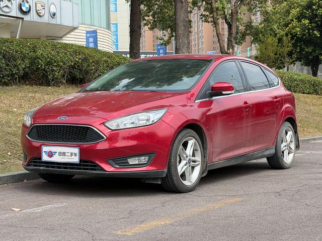 Ford Focus - фото 0