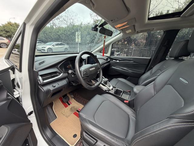 大通 Maxus EUNIQ 5 - фото 2