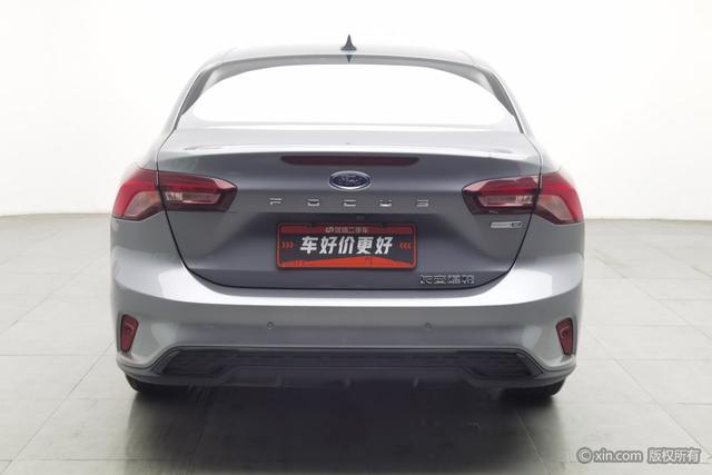 Ford Focus - фото 3
