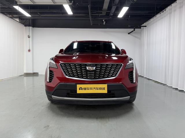 Cadillac XT4 - фото 1