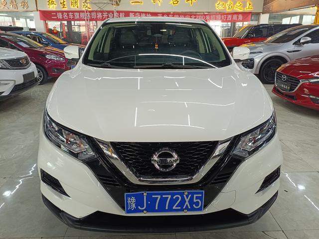 Nissan Qashqai - фото 1