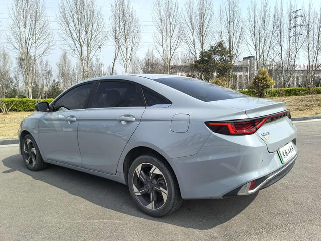 Geely Emgrand L Hi-P - фото 2