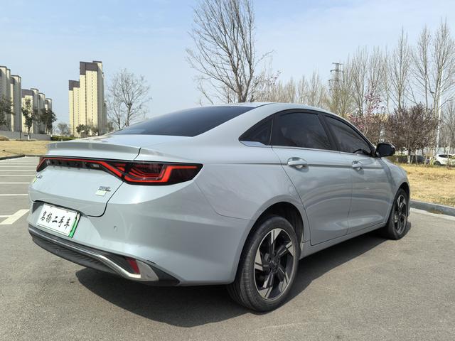 Geely Emgrand L Hi-P - фото 4