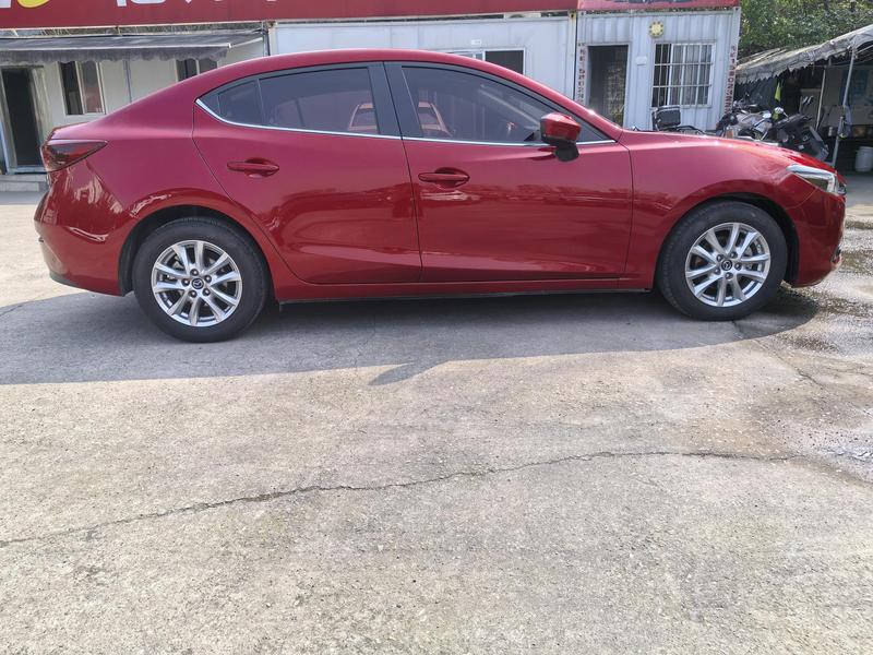 Mazda Mazda3 - фото 2