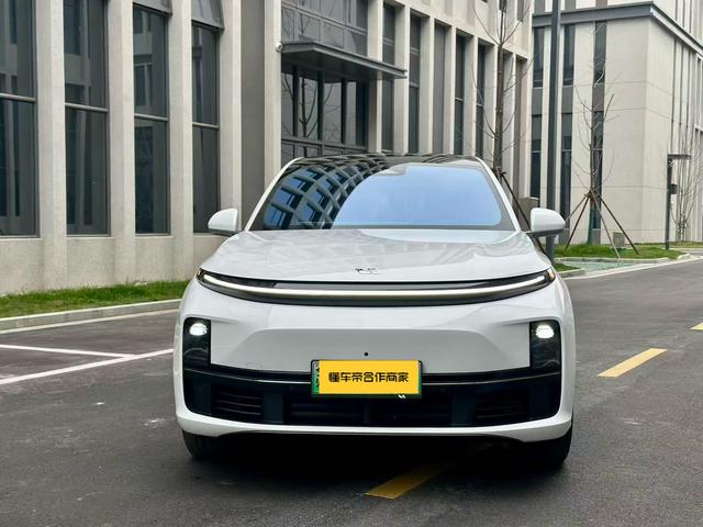 Li Auto L7 - фото 1