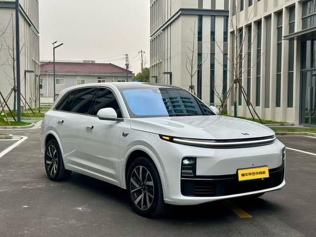 Li Auto L7 - фото 2
