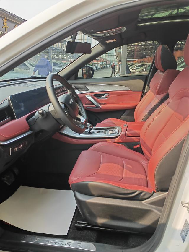 Jetour X70 PLUS - фото 4