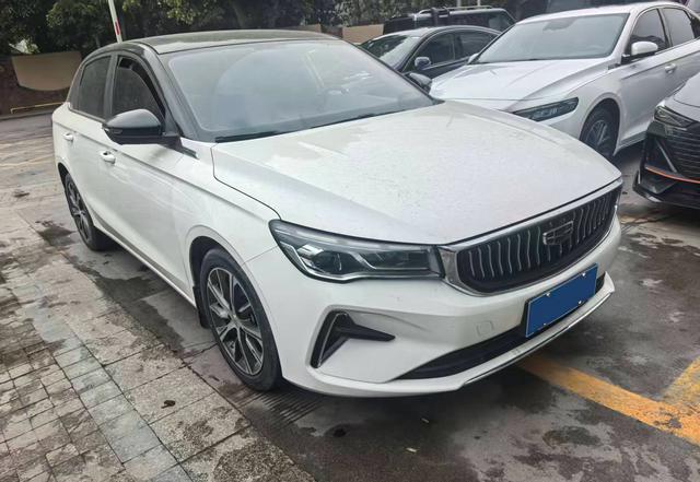Geely Emgrand - фото 1