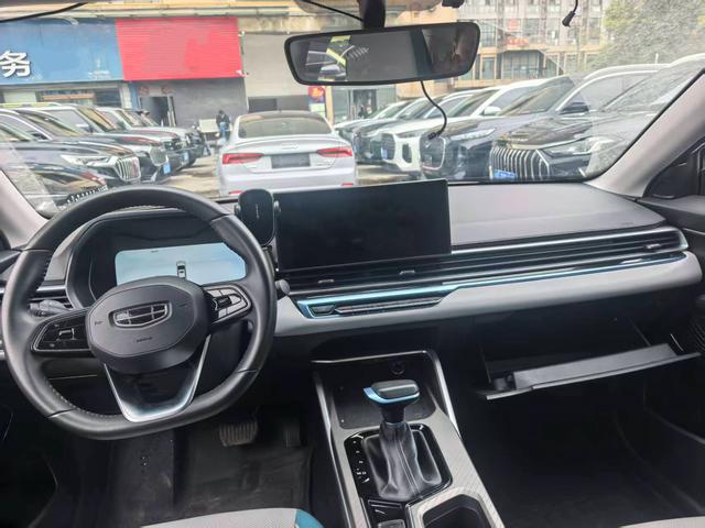 Geely Emgrand - фото 3