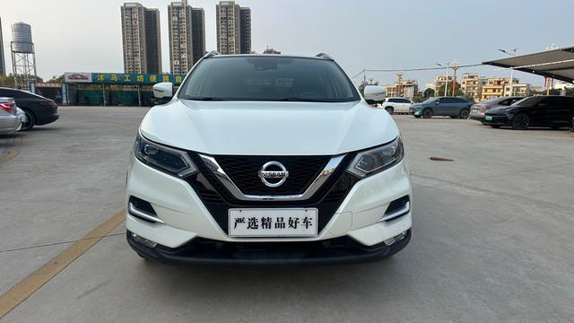 Nissan Qashqai - фото 1
