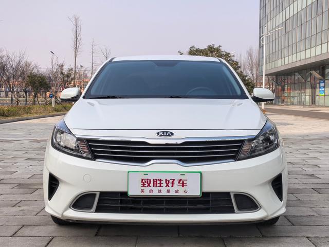 Kia Forte - фото 1