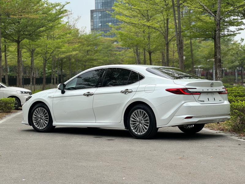 Toyota Camry - фото 4