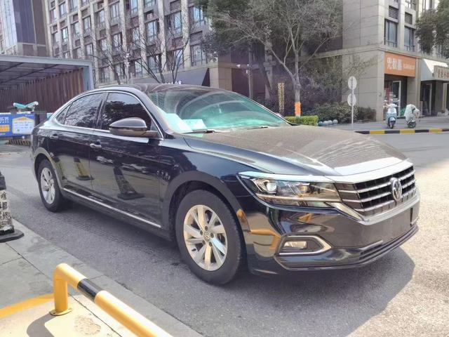 Volkswagen Passat - фото 2