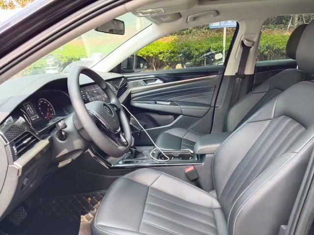 Volkswagen Passat - фото 3
