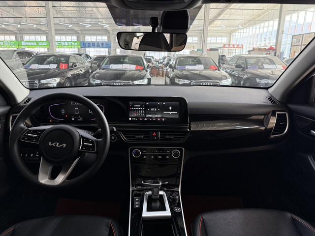 Kia Seltos - фото 4