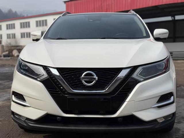 Nissan Qashqai - фото 1