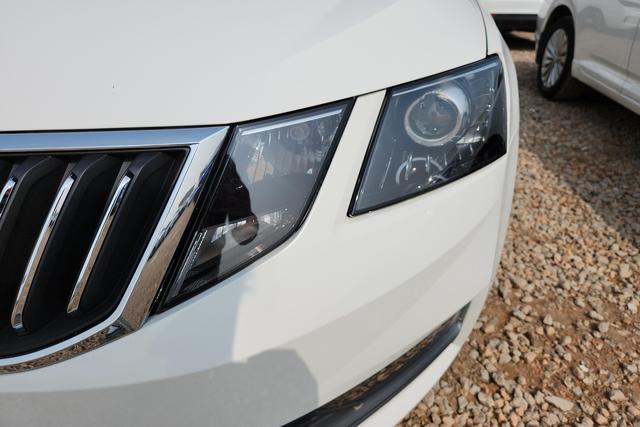 Skoda Octavia - фото 1