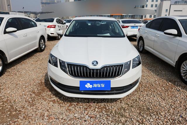 Skoda Octavia - фото 2
