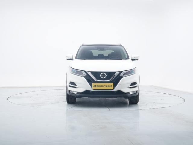 Nissan Qashqai - фото 1