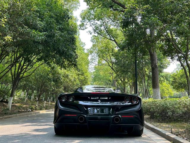 Ferrari F8 - фото 4