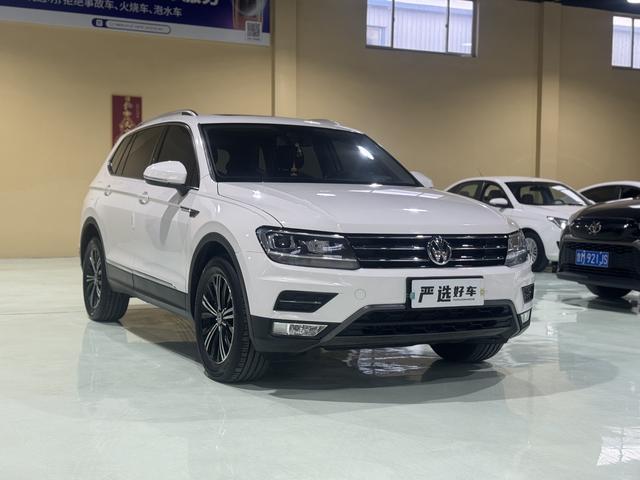 Volkswagen Tiguan L - фото 2