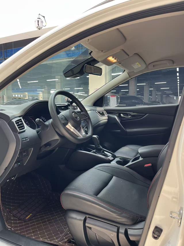 Nissan Qashqai - фото 4