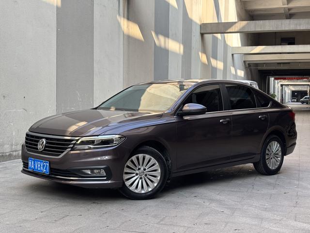 Volkswagen Lavida - фото 0