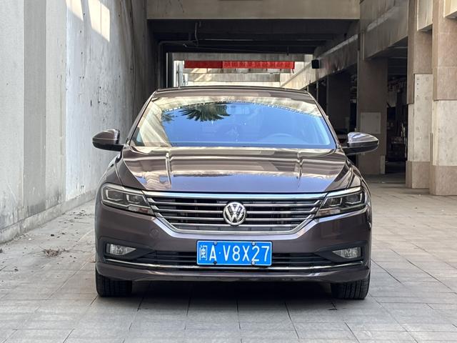 Volkswagen Lavida - фото 1
