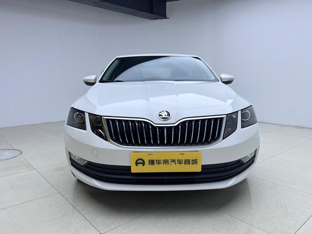 Skoda Octavia - фото 1
