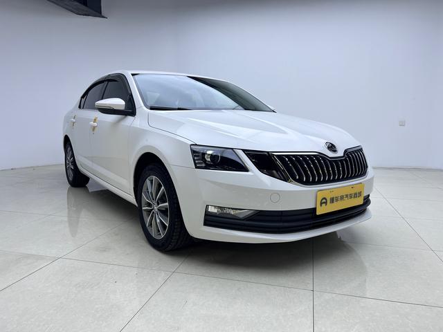 Skoda Octavia - фото 2