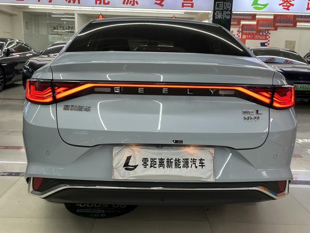 Geely Emgrand L Hi-P - фото 4