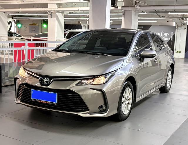 Toyota Corolla - фото 0