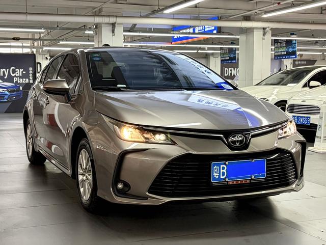 Toyota Corolla - фото 2