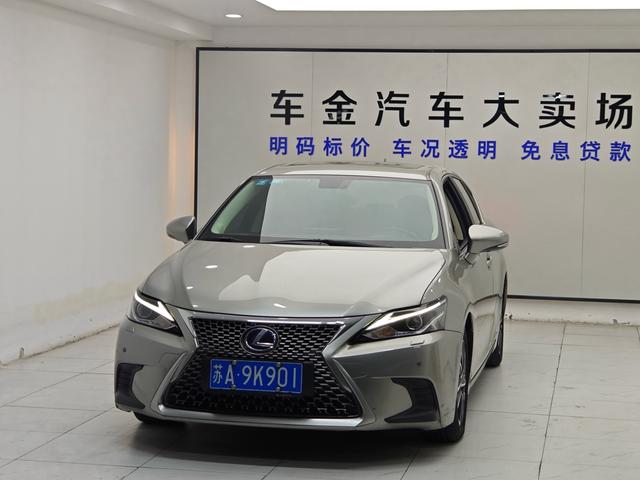 Lexus CT - фото 0