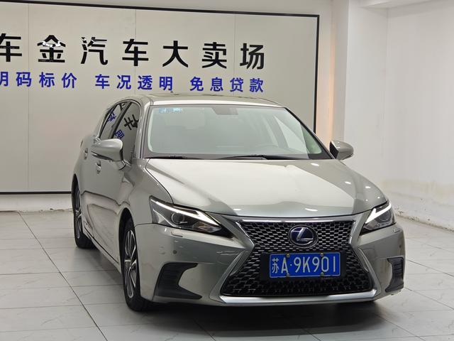 Lexus CT - фото 2
