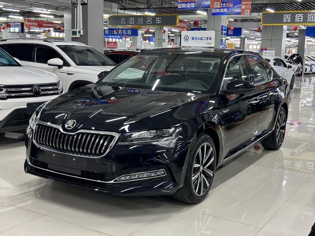 Skoda Superb - фото 0