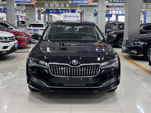 Skoda Superb - фото 1