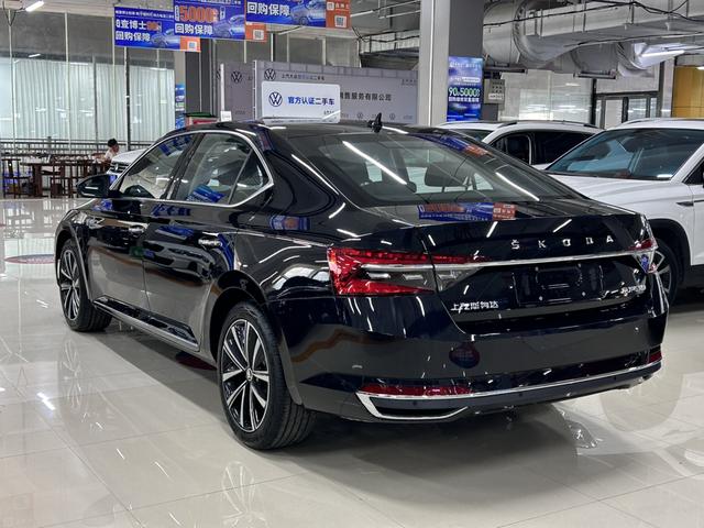 Skoda Superb - фото 3
