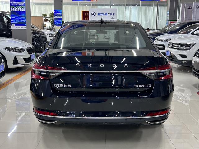 Skoda Superb - фото 4