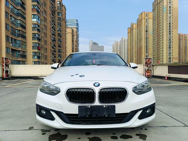 BMW 1-Series - фото 1