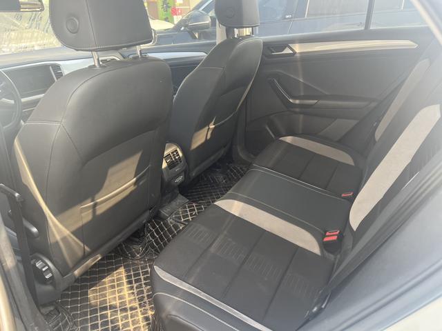 Volkswagen T-Roc - фото 4