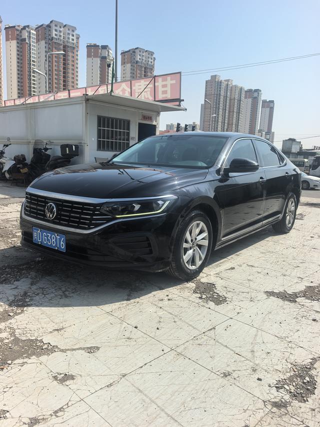 Volkswagen Passat - фото 0