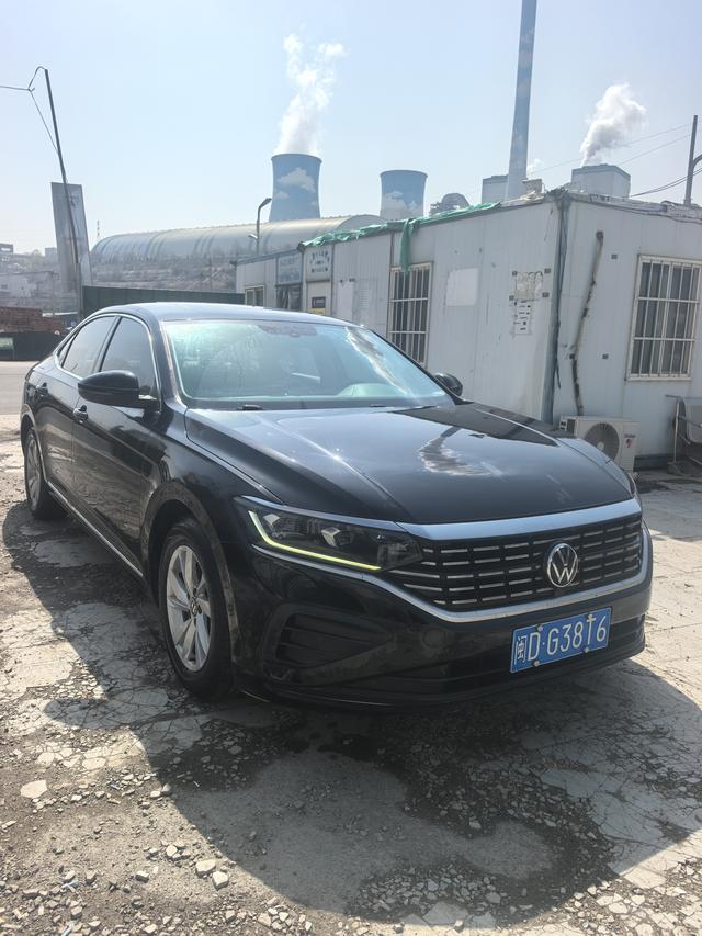 Volkswagen Passat - фото 2