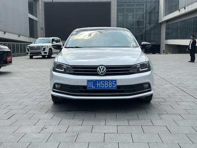 Volkswagen Sagitar - фото 1