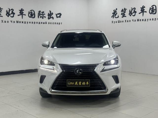 Lexus NX - фото 1