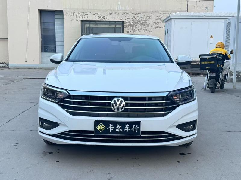 Volkswagen Sagitar - фото 1