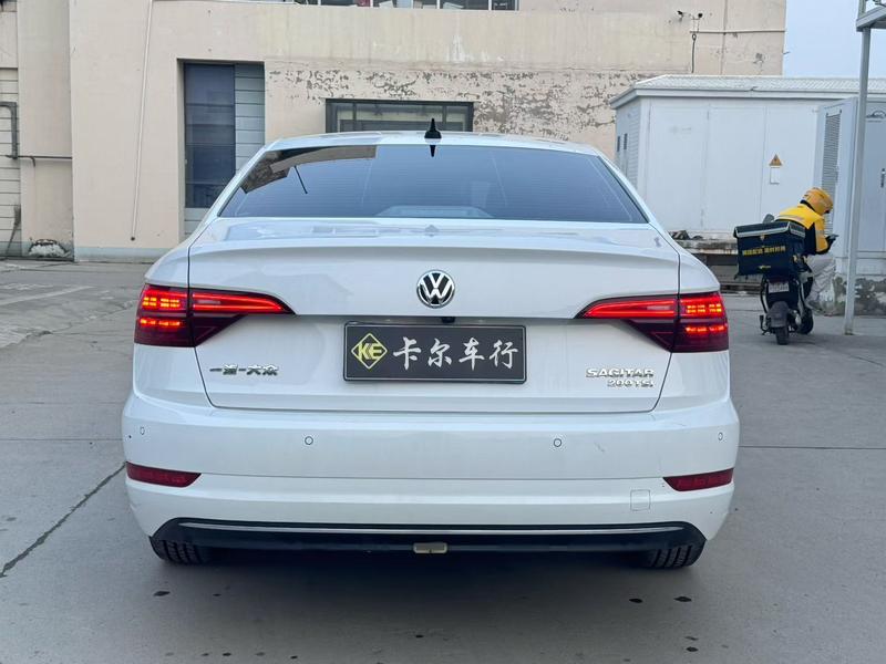 Volkswagen Sagitar - фото 4