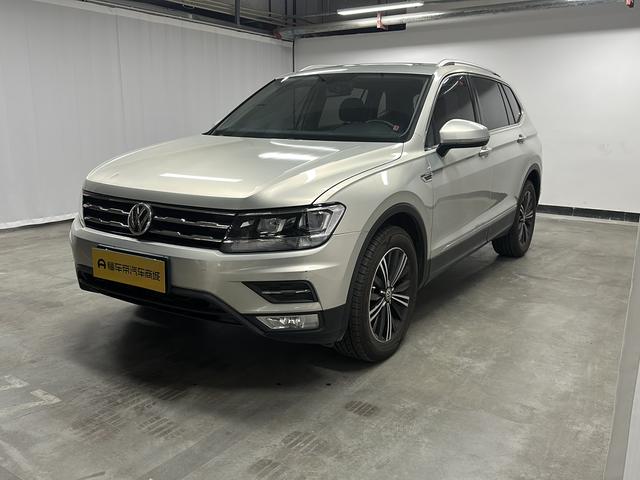 Volkswagen Tiguan L - фото 0